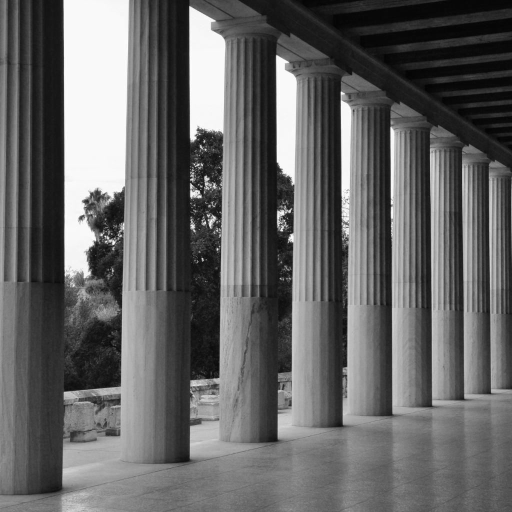 Building in classical architecture style with doric columns.